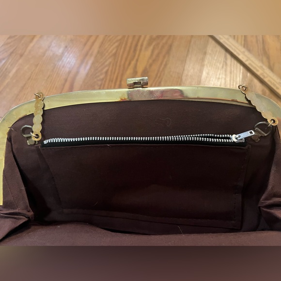 Vintage velvet floral clutch bag with optional shoulder strap - Picture 10 of 11